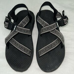 NWOT Teva Sandals ~ Fabric Originals
6781 ~ Men’s Sandals ~ Black ~ Size 9